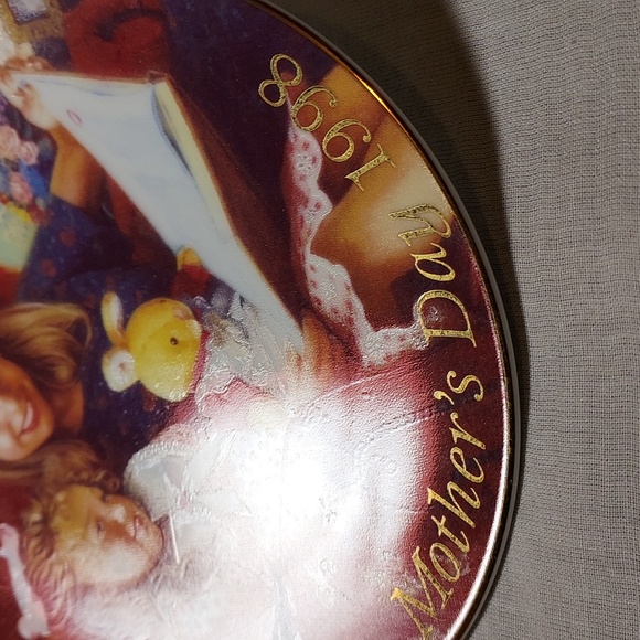 Vintage 1998 Avon Mother's Day Plate in Original Box - Picture 3 of 5